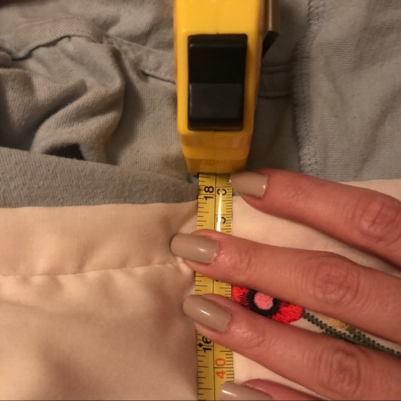 NEW!! Gorgeous linen cactus 🌵fun shorts! 🥑💕 - Picture 7 of 8